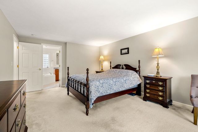 3 High Gate Drive, Bedford, NH 03110