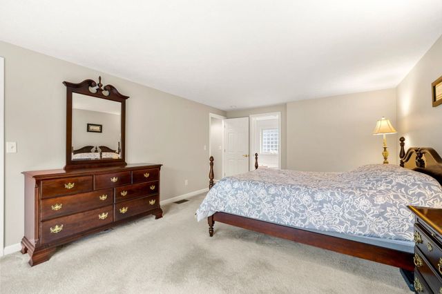 3 High Gate Drive, Bedford, NH 03110