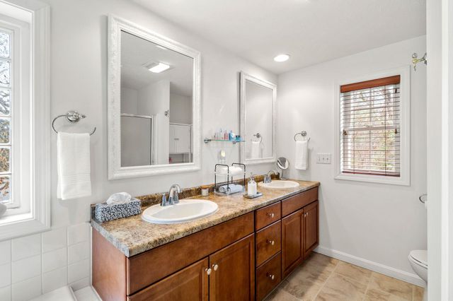 3 High Gate Drive, Bedford, NH 03110