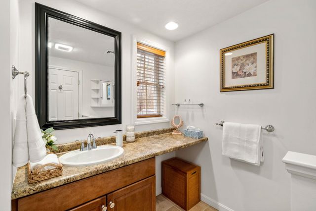 3 High Gate Drive, Bedford, NH 03110