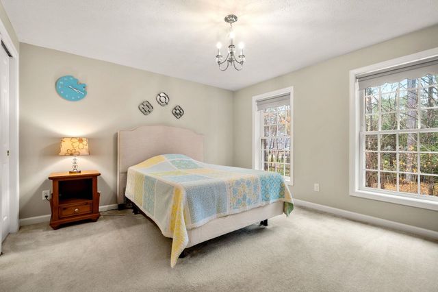 3 High Gate Drive, Bedford, NH 03110