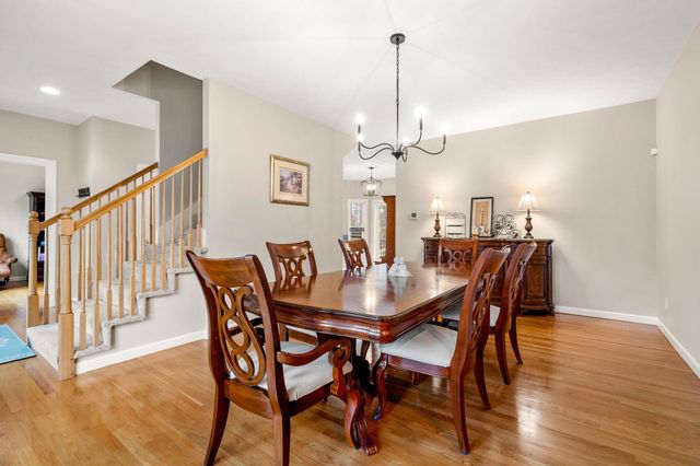 3 High Gate Drive, Bedford, NH 03110