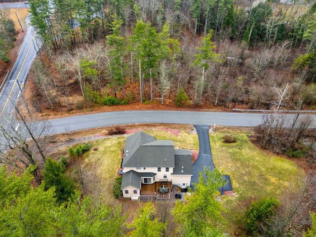 3 High Gate Drive, Bedford, NH 03110