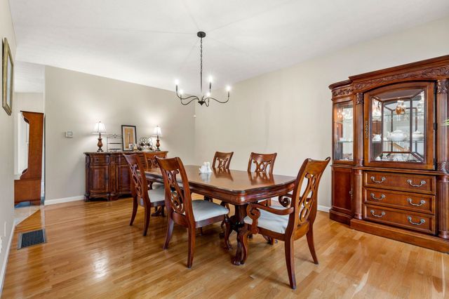 3 High Gate Drive, Bedford, NH 03110