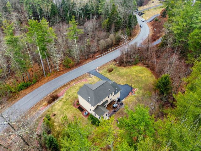 3 High Gate Drive, Bedford, NH 03110