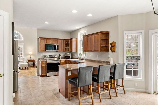 3 High Gate Drive, Bedford, NH 03110