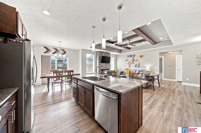602 Waterside Way, Lincoln, NE 68527