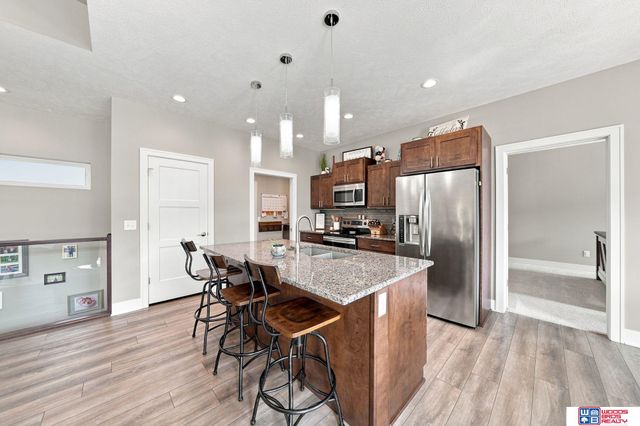 602 Waterside Way, Lincoln, NE 68527