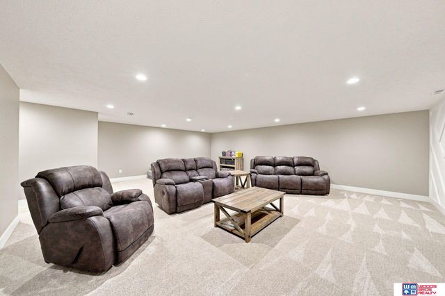 602 Waterside Way, Lincoln, NE 68527