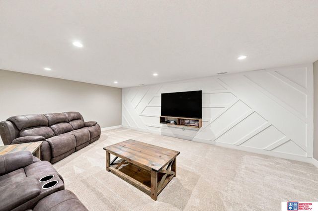 602 Waterside Way, Lincoln, NE 68527