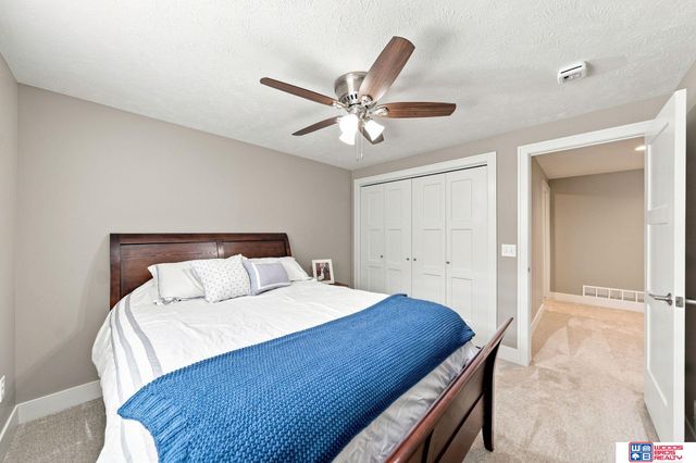 602 Waterside Way, Lincoln, NE 68527