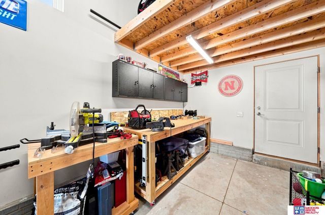 602 Waterside Way, Lincoln, NE 68527