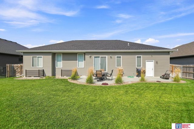 602 Waterside Way, Lincoln, NE 68527