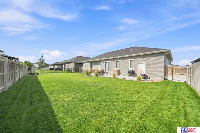 602 Waterside Way, Lincoln, NE 68527
