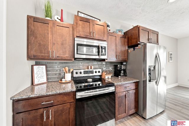 602 Waterside Way, Lincoln, NE 68527