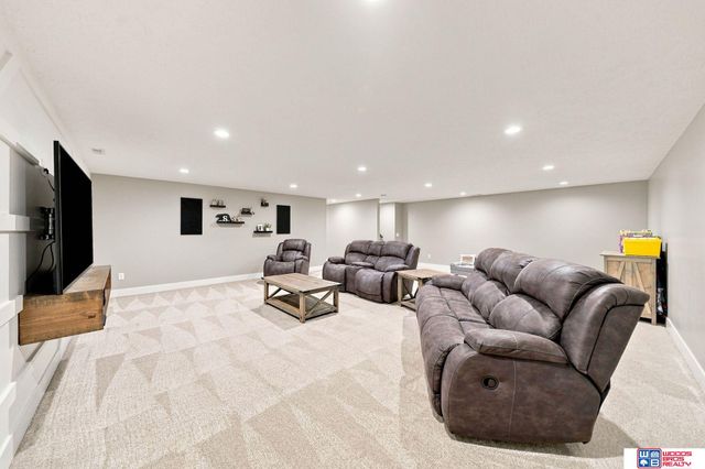 602 Waterside Way, Lincoln, NE 68527