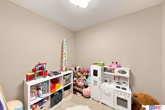 602 Waterside Way, Lincoln, NE 68527