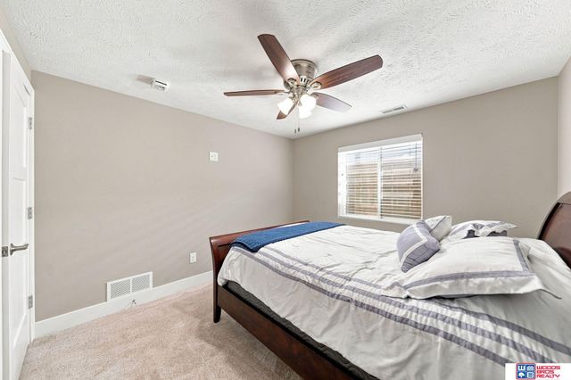 602 Waterside Way, Lincoln, NE 68527