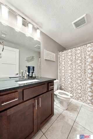 602 Waterside Way, Lincoln, NE 68527