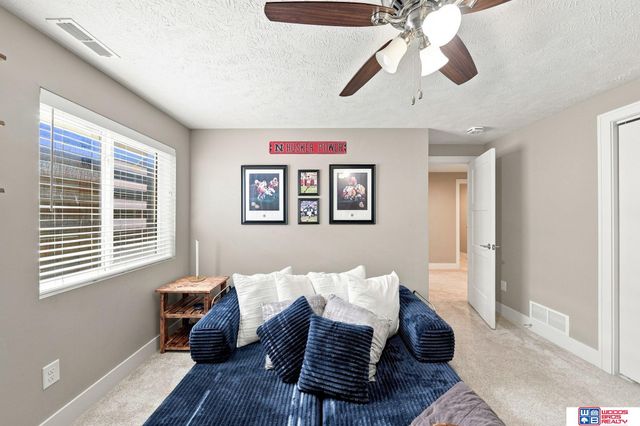 602 Waterside Way, Lincoln, NE 68527