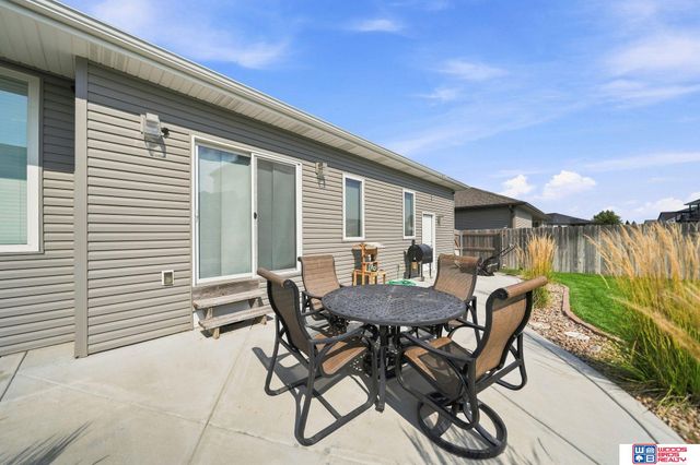 602 Waterside Way, Lincoln, NE 68527