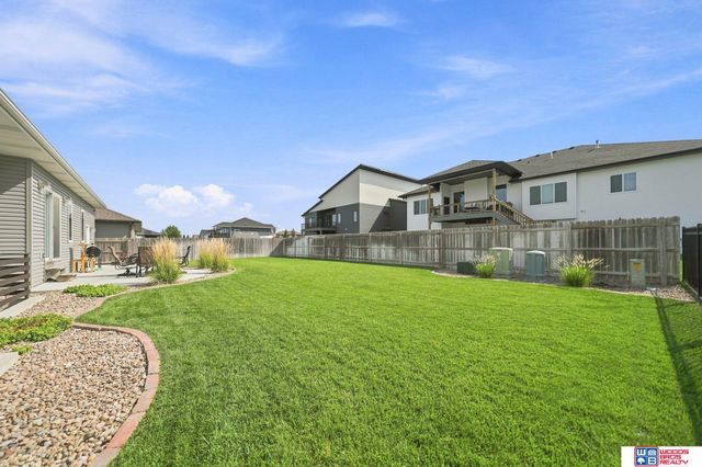 602 Waterside Way, Lincoln, NE 68527