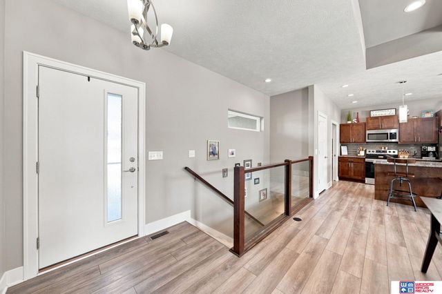 602 Waterside Way, Lincoln, NE 68527