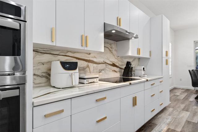 8111 SANTA ROSA COURT, Sarasota, FL 34243