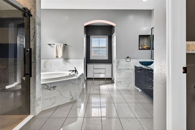 8111 SANTA ROSA COURT, Sarasota, FL 34243