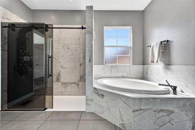 8111 SANTA ROSA COURT, Sarasota, FL 34243