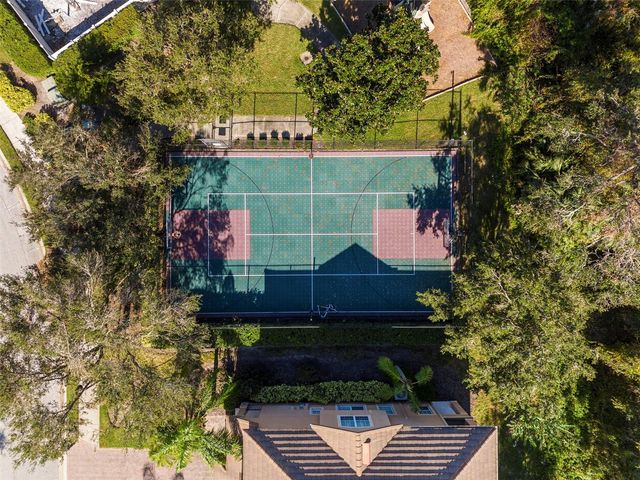 8111 SANTA ROSA COURT, Sarasota, FL 34243