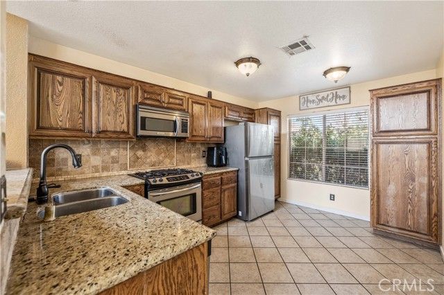 2856 Cloverdale Court, Palmdale, CA 93551