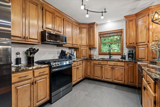 706 Contour Avenue, South Pittsburg, TN 37380