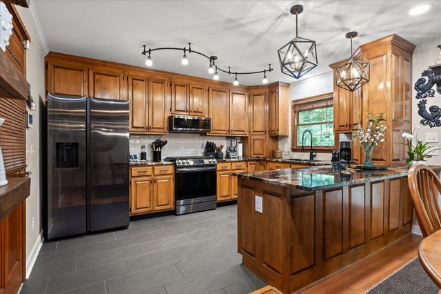 706 Contour Avenue, South Pittsburg, TN 37380