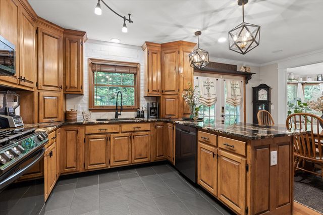 706 Contour Avenue, South Pittsburg, TN 37380