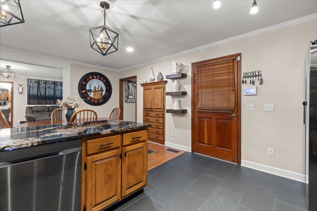 706 Contour Avenue, South Pittsburg, TN 37380