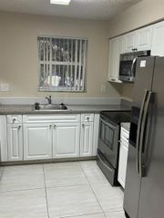 741 N Pine Island Rd 212, Plantation, FL 33324