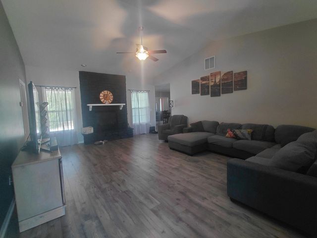 237 Vulpine Drive, Valparaiso, IN 46385