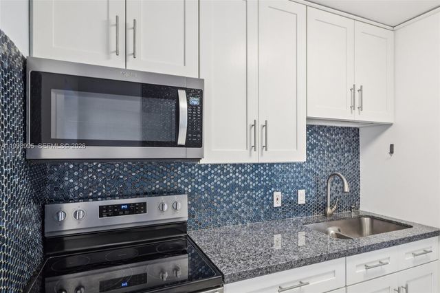 1682 NE 124th Ln, North Miami, FL 33181