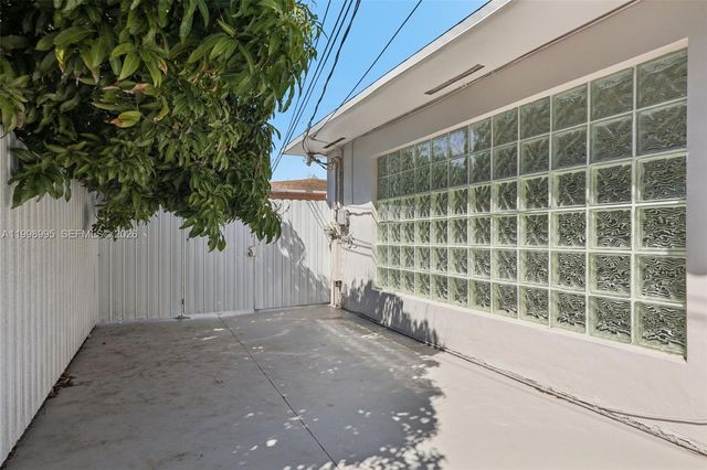 1682 NE 124th Ln, North Miami, FL 33181