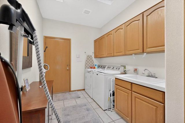 5600 Brockton Court NE, Albuquerque, NM 87111