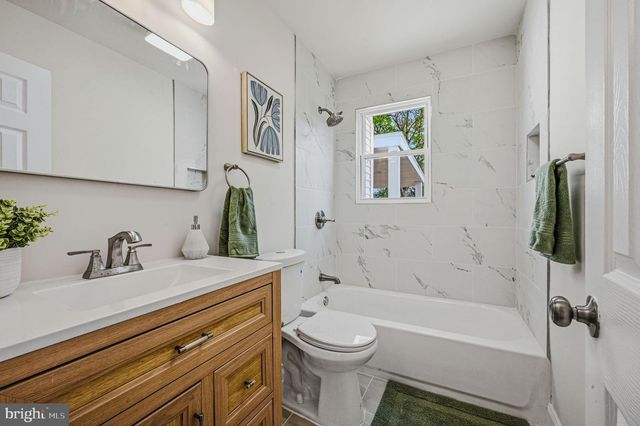 102 ROBINSON DR, New Castle, DE 19720