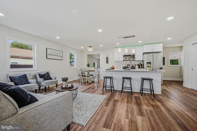 102 ROBINSON DR, New Castle, DE 19720