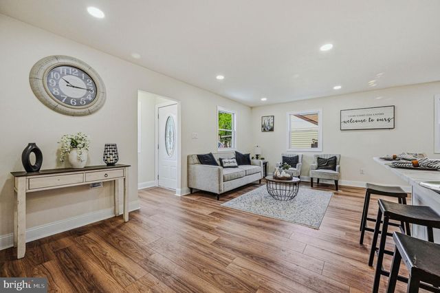 102 ROBINSON DR, New Castle, DE 19720