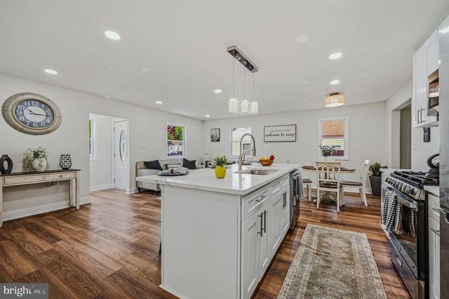 102 ROBINSON DR, New Castle, DE 19720