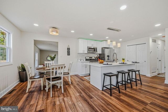 102 ROBINSON DR, New Castle, DE 19720