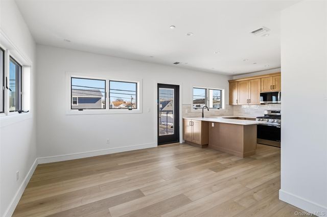 56 Suffolk Road, Island Park, NY 11558