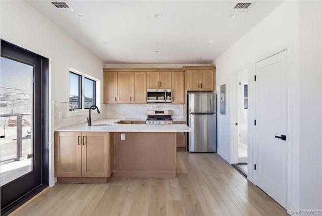 56 Suffolk Road, Island Park, NY 11558