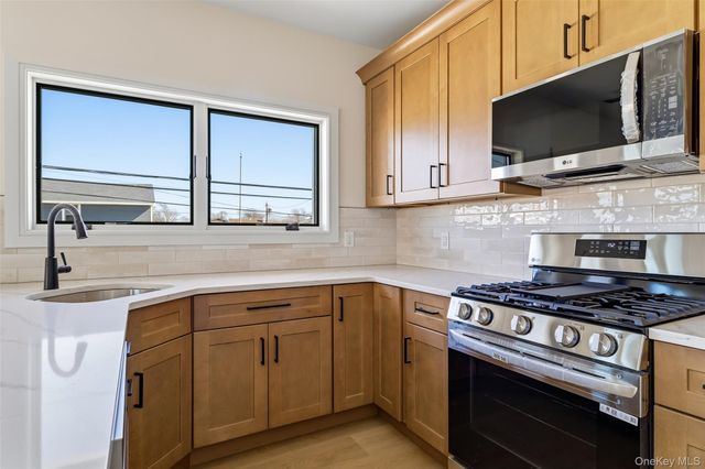 56 Suffolk Road, Island Park, NY 11558