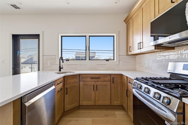 56 Suffolk Road, Island Park, NY 11558